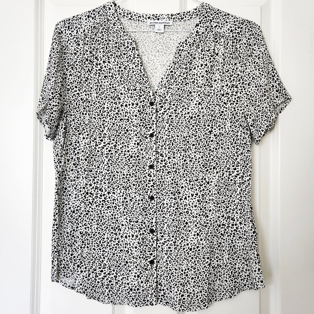 Amazon Essentials Short-Sleeve Woven Leopard Print Blouse